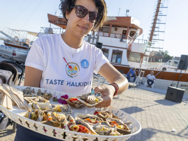 13_taste_halkidiki_serving
